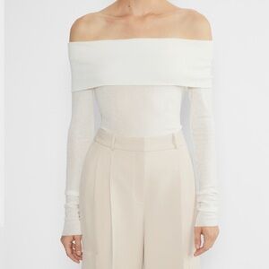 Artizia Streamline Top